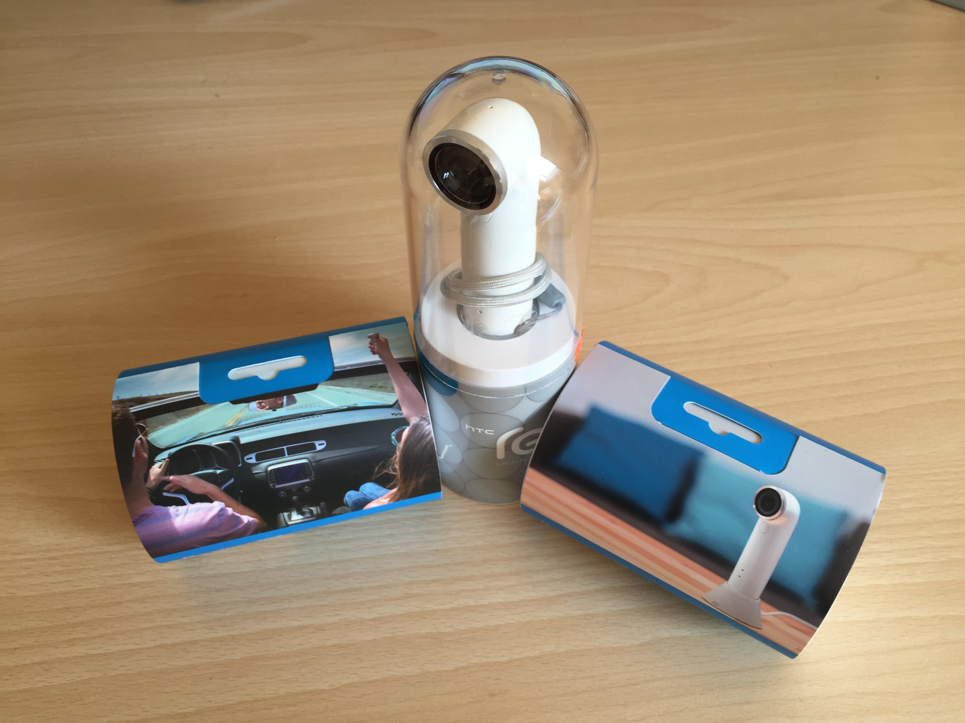 http://www.htc.com/de/re/re-camera/?PS=1&k_clickid=EMEA|HTC|PIKE|DE|eeb9e092-8923-46a8-9c30-c3baac189639&cid=sem210p1338